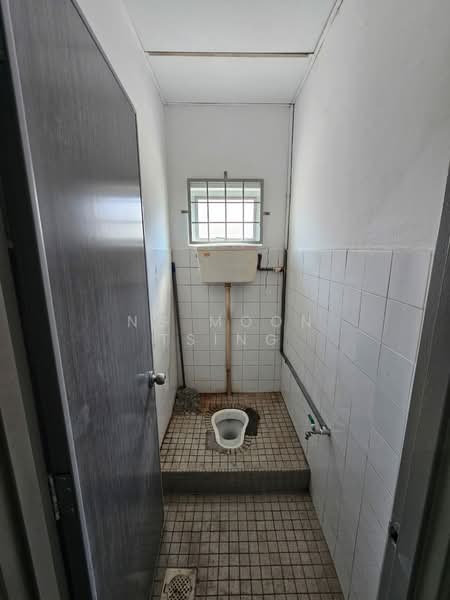 Taman Perindustrian Kip untuk Untuk Disewa - RM 7,800 /bulan, Mac 2026 - Bathroom - PropertyGuru.com.my
