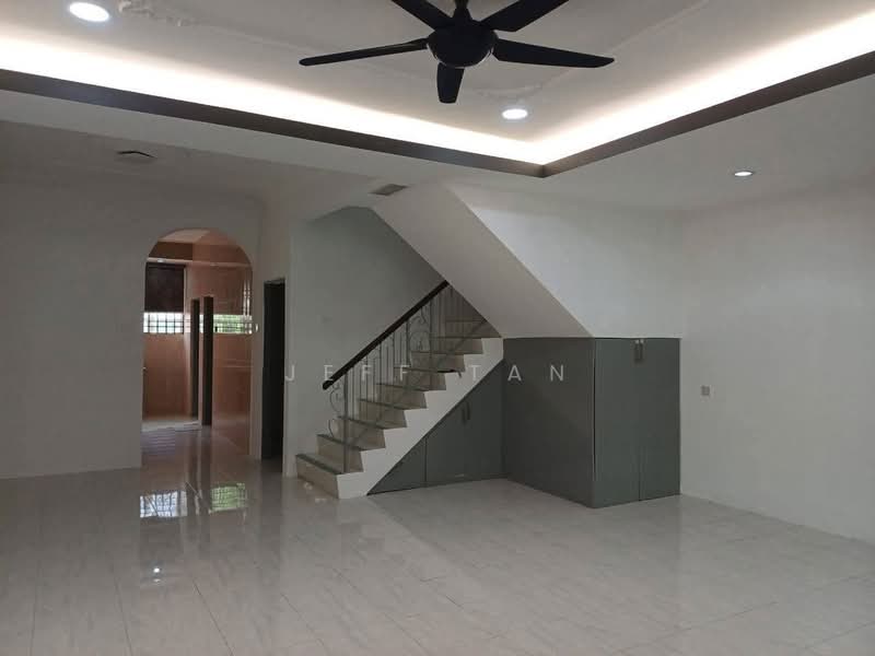 2-storey Terraced House for Sale in Taman Menglembu Impiana Adril (Menglembu) - Jeff Tan - Living Room - PropertyGuru.com.my