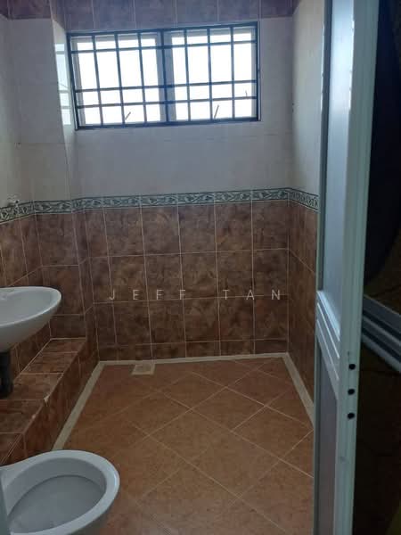 2-storey Terraced House for Sale in Taman Menglembu Impiana Adril (Menglembu) - Jeff Tan - Bathroom - PropertyGuru.com.my