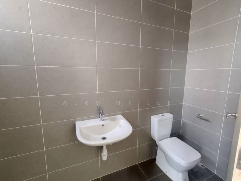Cluster House for Sale in Taman Mount Austin (Tebrau) - Aervint Lee - Bathroom - PropertyGuru.com.my