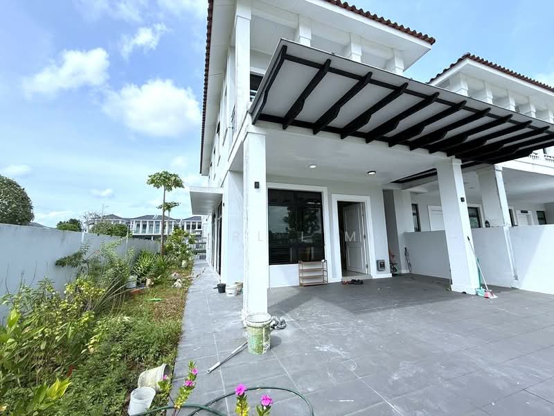 Eco Tropics 2 @ Millsgate - 2