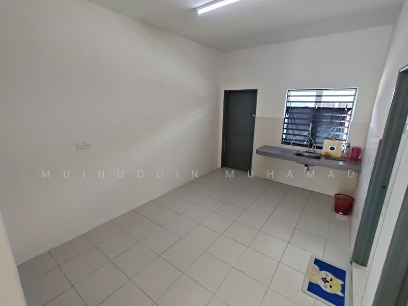 1-storey Terraced House for Rent in Sitiawan (Perak) - Muinuddin Muhamad - Kitchen - PropertyGuru.com.my