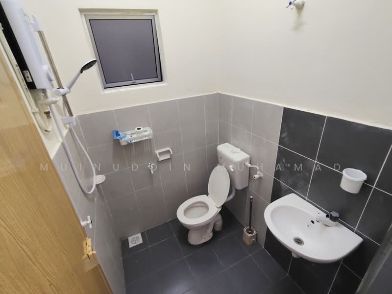 1-storey Terraced House for Rent in Sitiawan (Perak) - Muinuddin Muhamad - Bathroom - PropertyGuru.com.my