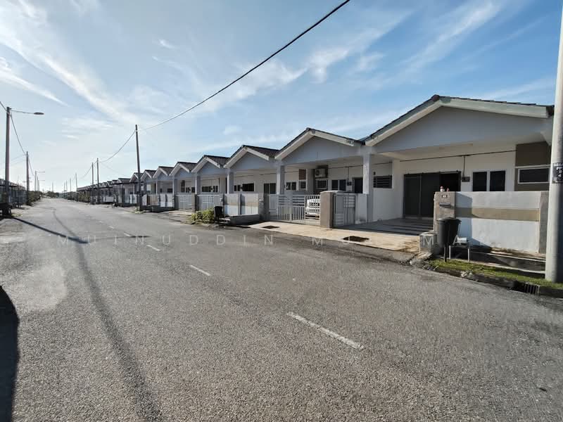 1-storey Terraced House for Rent in Sitiawan (Perak) - Muinuddin Muhamad - Exterior - PropertyGuru.com.my