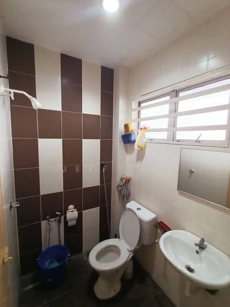 Taman Rapat Permai untuk Untuk Dijual - RM 430,000, Mac 2026 - Bathroom - PropertyGuru.com.my