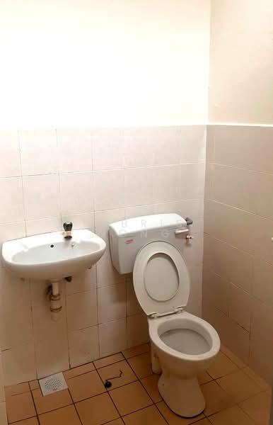 Kampung Jawa untuk Untuk Disewa - RM 1,500 /bulan, Mac 2026 - Bathroom - PropertyGuru.com.my