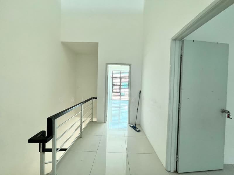 2-storey Terraced House for Sale in Taman Sri Genting (Balik Pulau) - Calvin Keoh - Corridor - PropertyGuru.com.my
