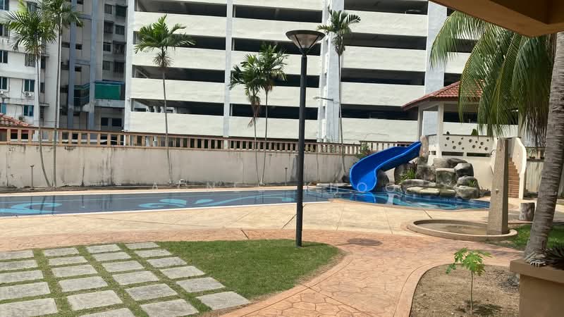 Krystal Garden untuk Untuk Disewa - RM 2,800 /bulan, Mac 2026 - Pool - PropertyGuru.com.my