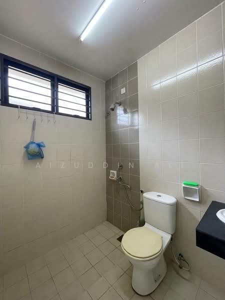 Terraced House for Sale in Alam Impian (Shah Alam) - Aizuddin Ali - Bathroom - PropertyGuru.com.my