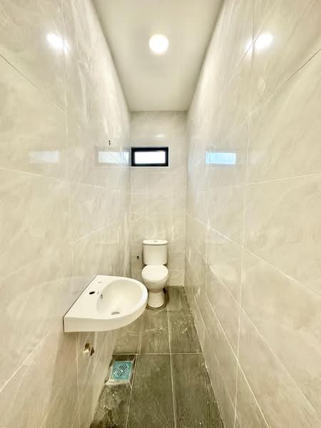 Taman Puteri Wangsa untuk Untuk Dijual - RM 378,000, Mac 2026 - Bathroom - PropertyGuru.com.my