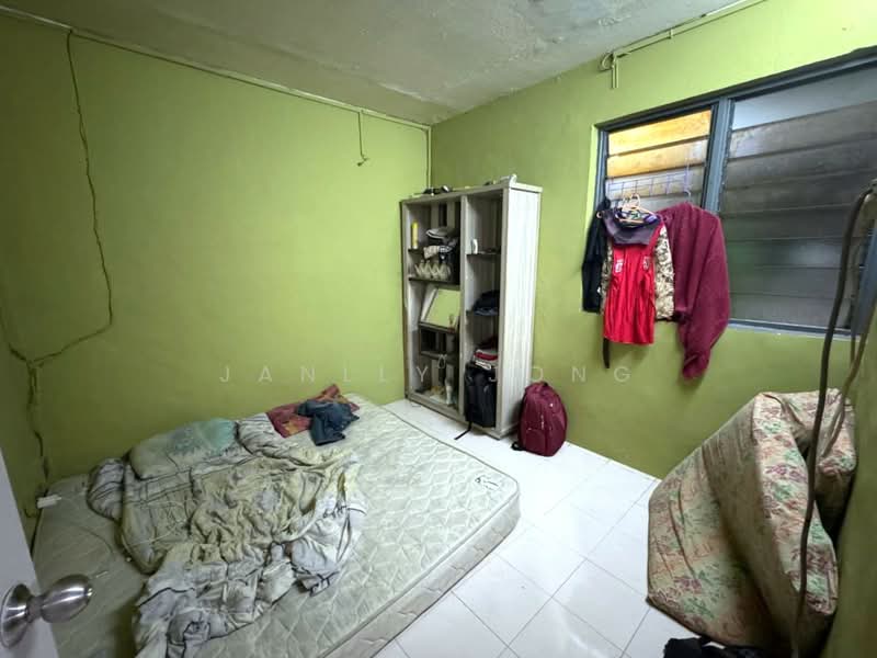 Flat Taman Ungku Tun Aminah untuk Untuk Dijual - RM 248,000, Mac 2026 - Bedroom - PropertyGuru.com.my