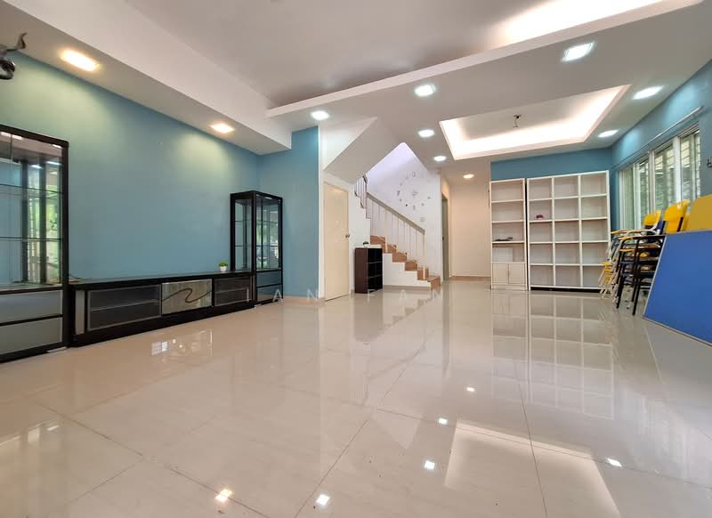 2-storey Terraced House for Sale in Taman Puncak Jalil (Seri Kembangan) - Ian Fan - Living Room - PropertyGuru.com.my