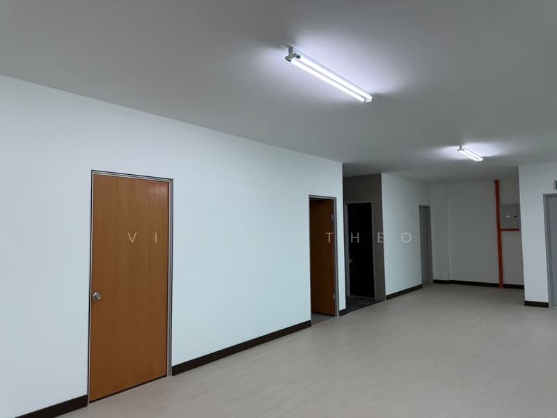 Factory for Rent in Klang (Selangor) - Vincent Theo - Corridor - PropertyGuru.com.my