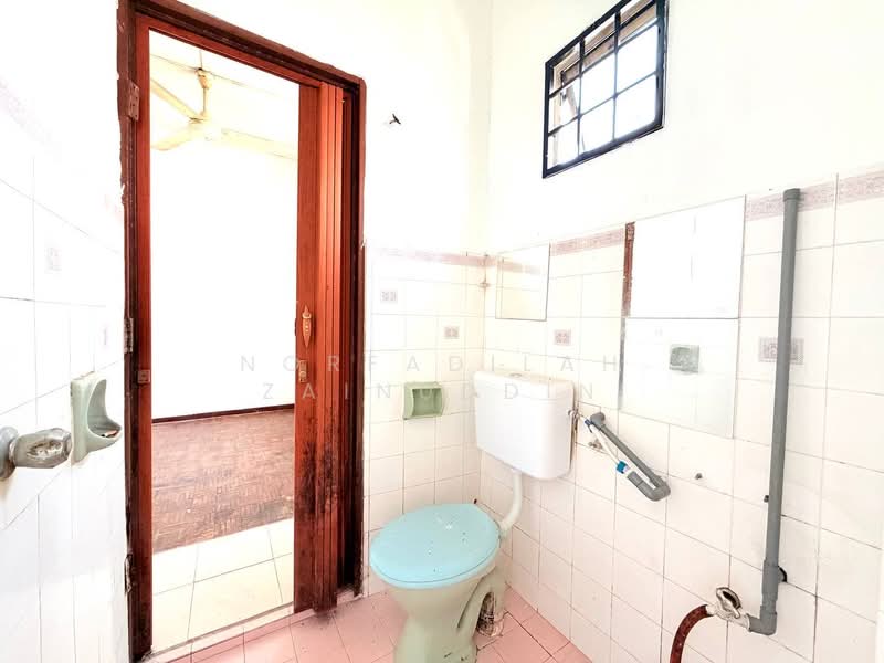 2-storey Terraced House for Sale in Taman Subang Mewah (Subang Jaya) - NORFADILAH ZAINUDDIN - Bathroom - PropertyGuru.com.my