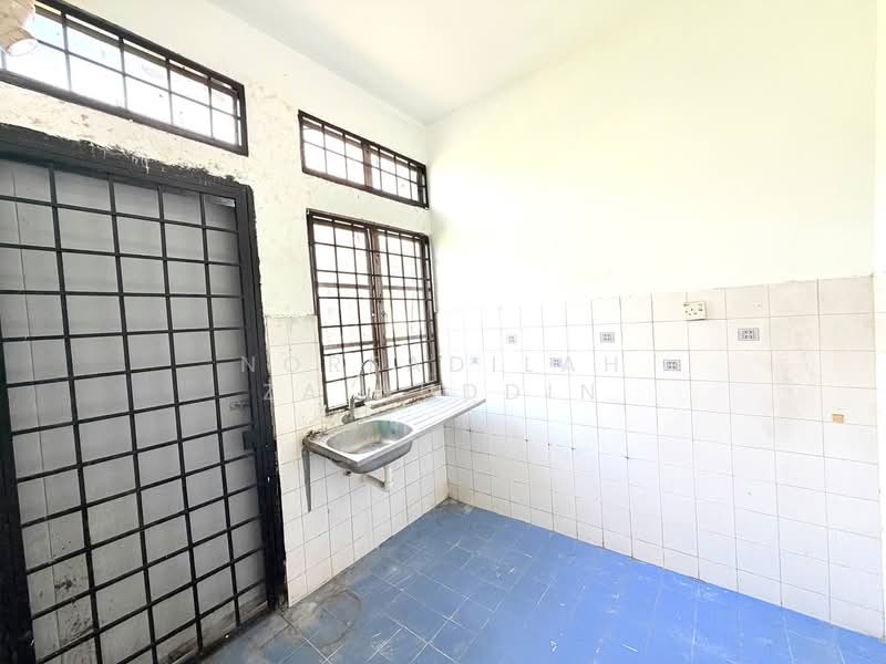 2-storey Terraced House for Sale in Taman Subang Mewah (Subang Jaya) - NORFADILAH ZAINUDDIN - Kitchen - PropertyGuru.com.my