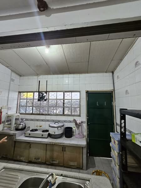 Rumah Teres untuk Dijual di Bukit Rahman Putra (Sungai Buloh) - Bee Fong Lim - Kitchen - PropertyGuru.com.my