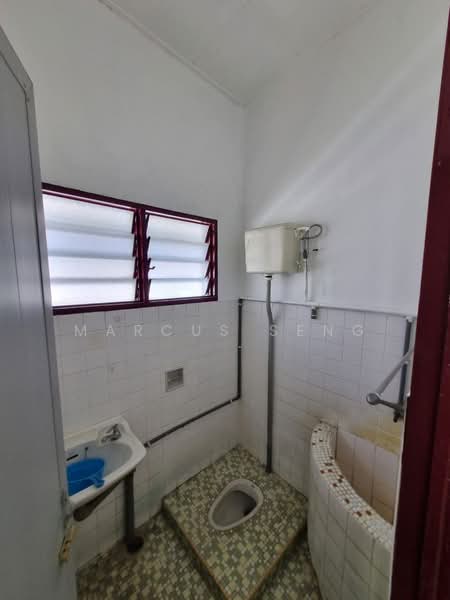 Semi-Detached House for Sale in New Pasir Puteh (Ipoh) - Marcus Seng - Bathroom - PropertyGuru.com.my