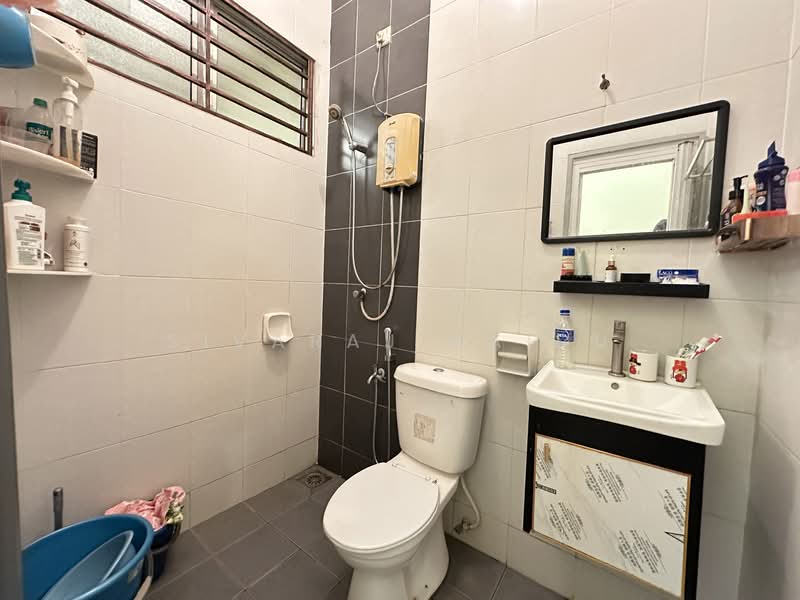Terraced House for Sale in Klang (Selangor) - Sivaraj Naidu - Bathroom - PropertyGuru.com.my