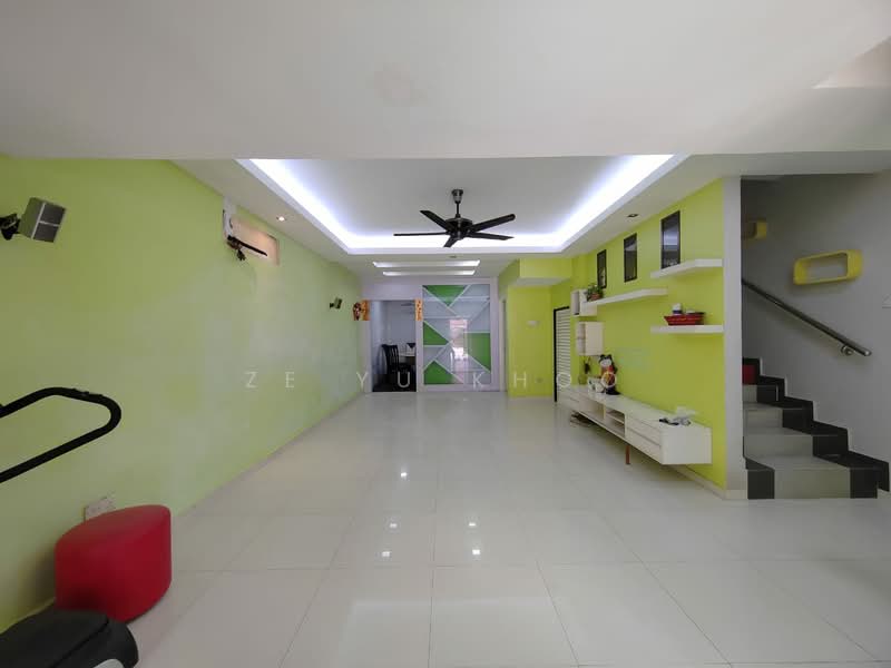 Taman Pinggiran Putra untuk Untuk Dijual - RM 650,000, Mac 2026 - Living Room - PropertyGuru.com.my