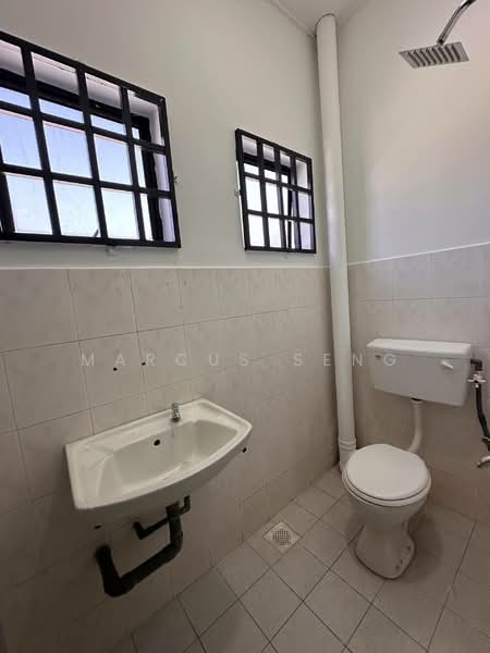 2-storey Terraced House for Sale in Taman Lahat Baru (Lahat) - Marcus Seng - Bathroom - PropertyGuru.com.my