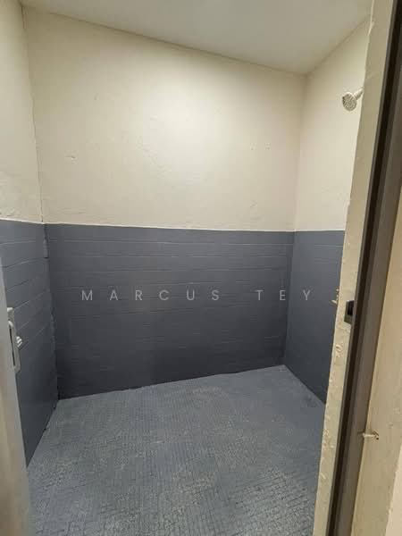 Taman Sri Pulai untuk Untuk Dijual - RM 399,000, Apr 2026 - Bathroom - PropertyGuru.com.my