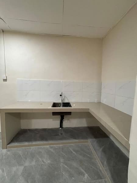 Taman Sri Pulai untuk Untuk Dijual - RM 399,000, Apr 2026 - Kitchen - PropertyGuru.com.my