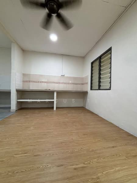 Taman Sri Pulai untuk Untuk Dijual - RM 399,000, Apr 2026 - Kitchen - PropertyGuru.com.my