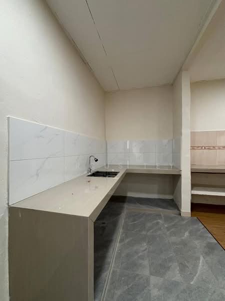 Taman Sri Pulai untuk Untuk Dijual - RM 399,000, Apr 2026 - Kitchen - PropertyGuru.com.my