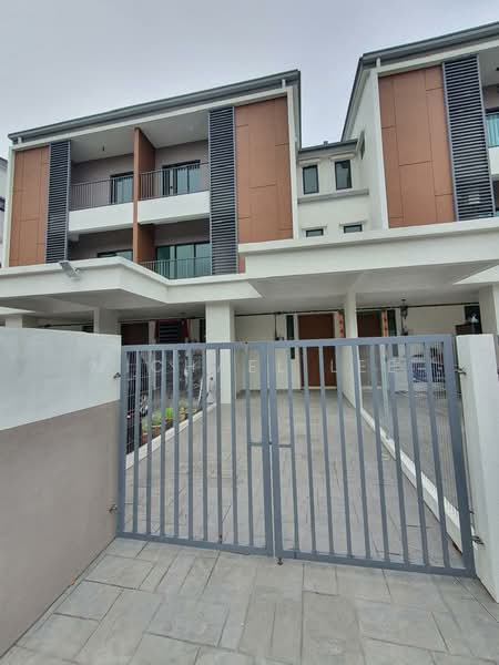 Elegan @ Taman Putra Perdana untuk Untuk Disewa - RM 1,600 /bulan, Mac 2026 - Exterior - PropertyGuru.com.my