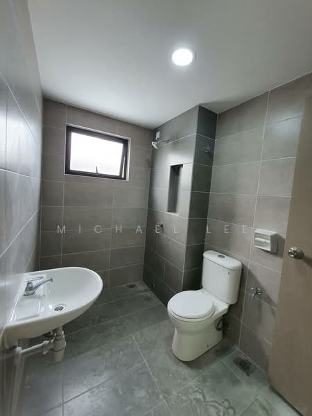 Elegan @ Taman Putra Perdana untuk Untuk Disewa - RM 1,600 /bulan, Mac 2026 - Bathroom - PropertyGuru.com.my