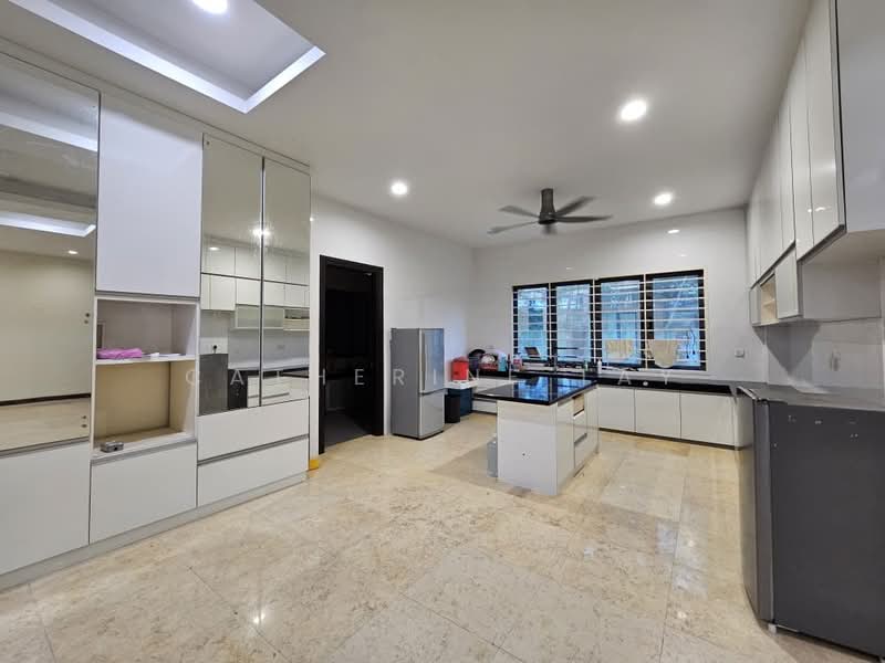 Bungalow for Sale in Taman Lestari Perdana (Seri Kembangan) - Catherine Tay - Kitchen - PropertyGuru.com.my