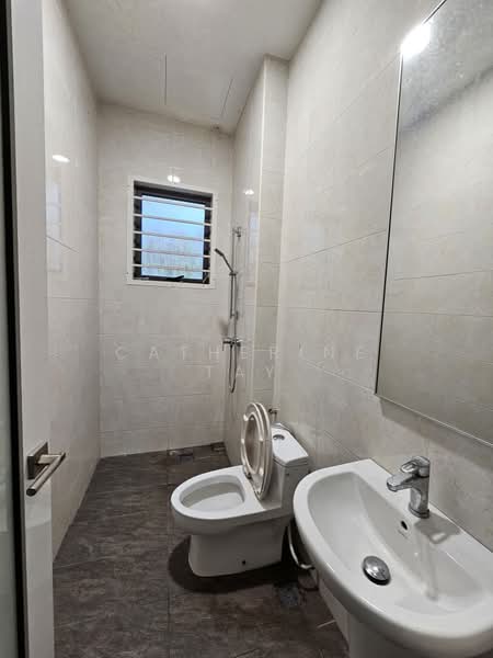 Bungalow for Sale in Taman Lestari Perdana (Seri Kembangan) - Catherine Tay - Bathroom - PropertyGuru.com.my