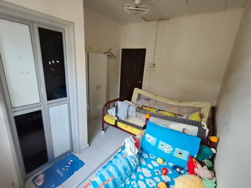 2-storey Terraced House for Sale in Taman Mount Austin (Tebrau) - Shao Qi - Bedroom - PropertyGuru.com.my