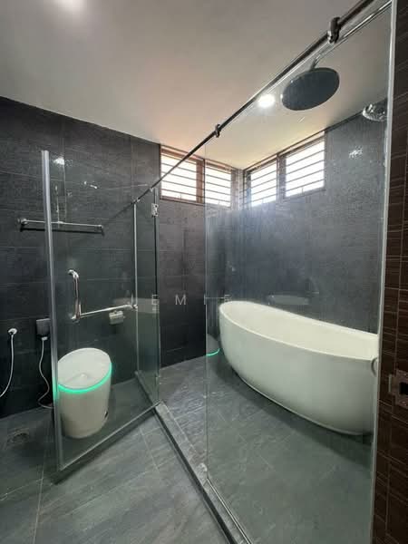 Bungalow for Rent in Bukit Kesenangan (Johor Bahru) - Jemie . - Bathroom - PropertyGuru.com.my