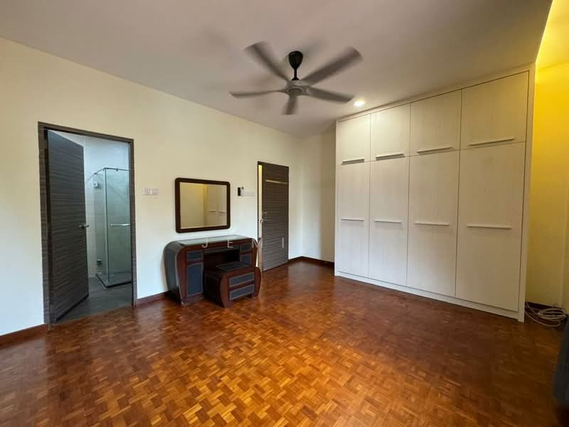Bungalow for Rent in Bukit Kesenangan (Johor Bahru) - Jemie . - Bedroom - PropertyGuru.com.my