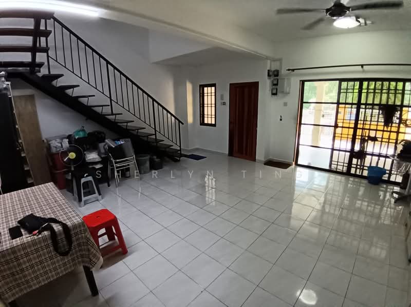 Taman Nusa Perintis 2 untuk Untuk Disewa - RM 950 /bulan, Mac 2026 - Living Room - PropertyGuru.com.my
