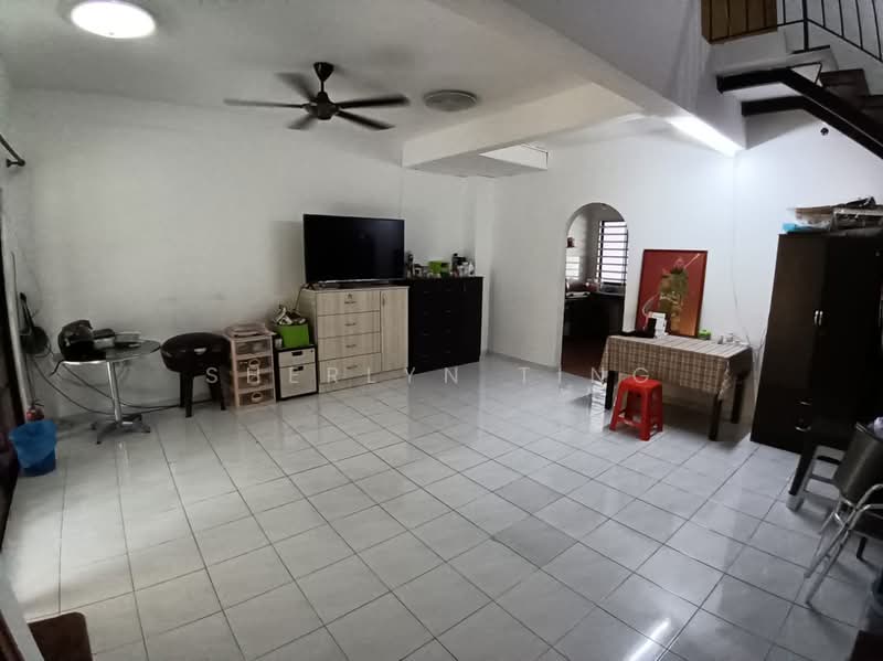 Taman Nusa Perintis 2 untuk Untuk Disewa - RM 950 /bulan, Mac 2026 - Living Room - PropertyGuru.com.my