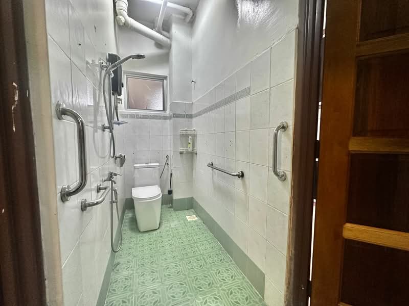 Rumah Teres 2 Tingkat untuk Dijual di Usj 24 (Subang Jaya) - Carmen Lee - Bathroom - PropertyGuru.com.my