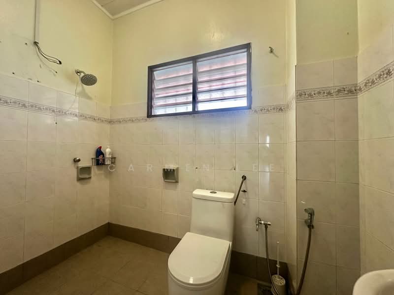 Rumah Teres 2 Tingkat untuk Dijual di Usj 24 (Subang Jaya) - Carmen Lee - Bathroom - PropertyGuru.com.my