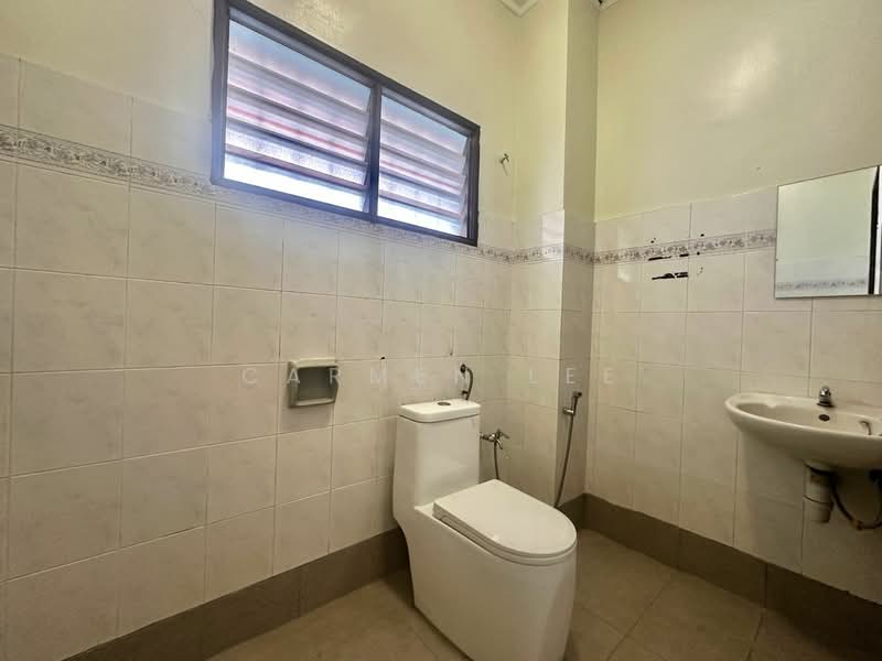 Rumah Teres 2 Tingkat untuk Dijual di Usj 24 (Subang Jaya) - Carmen Lee - Bathroom - PropertyGuru.com.my