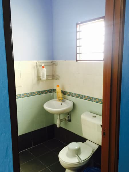 Seksyen 3 untuk Untuk Disewa - RM 1,999 /bulan, Mac 2026 - Bathroom - PropertyGuru.com.my
