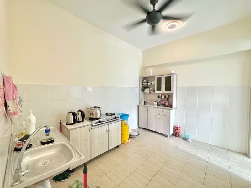 Pine Residence untuk Untuk Dijual - RM 650,000, Mac 2026 - Kitchen - PropertyGuru.com.my