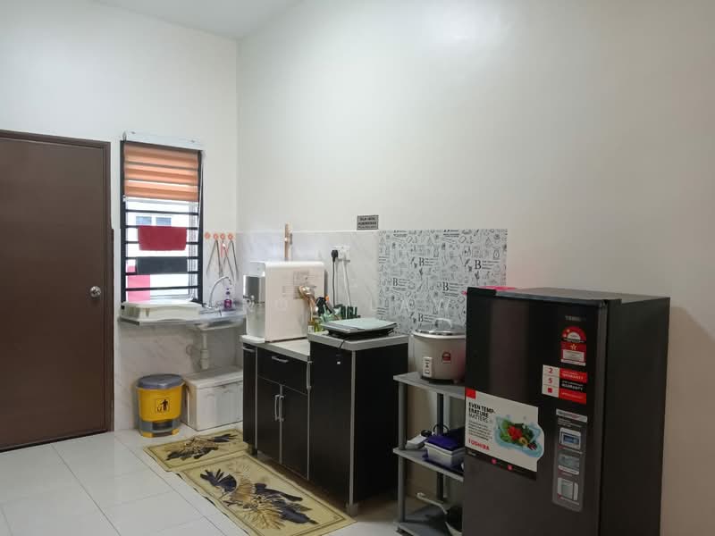 Taman Mayung @ Port Dickson untuk Untuk Disewa - RM 1,300 /bulan, Mac 2026 - Kitchen - PropertyGuru.com.my