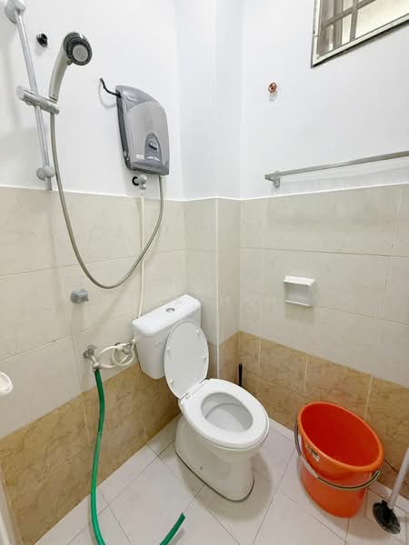 Rumah Teres 2 Tingkat untuk Dijual di Taman Setia Indah (Tebrau) - Kok Hui - Bathroom - PropertyGuru.com.my