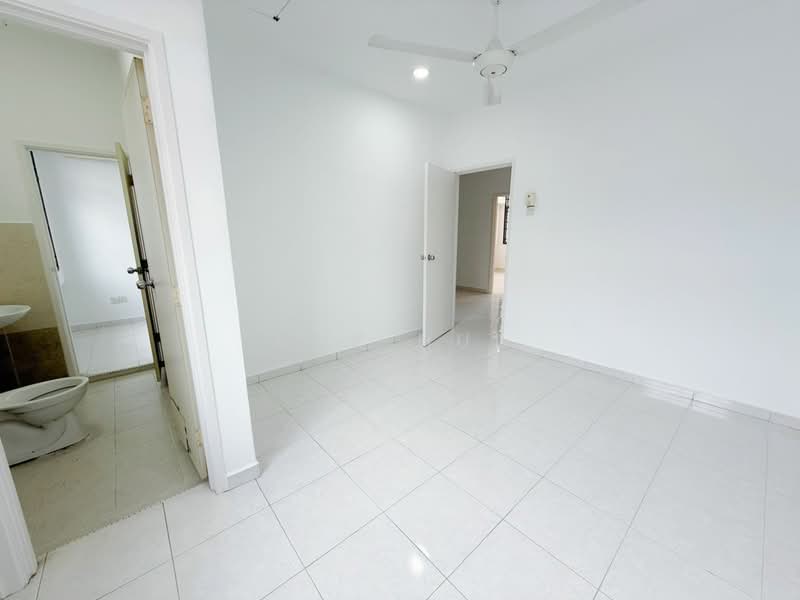 Rumah Teres 2 Tingkat untuk Dijual di Taman Setia Indah (Tebrau) - Kok Hui - Bathroom - PropertyGuru.com.my