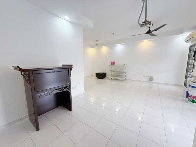 Rumah Teres 2 Tingkat untuk Dijual di Taman Setia Indah (Tebrau) - Kok Hui - Living Room - PropertyGuru.com.my