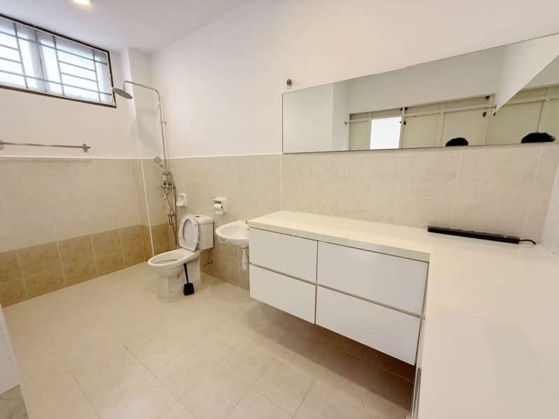 Rumah Teres 2 Tingkat untuk Dijual di Taman Setia Indah (Tebrau) - Kok Hui - Bathroom - PropertyGuru.com.my