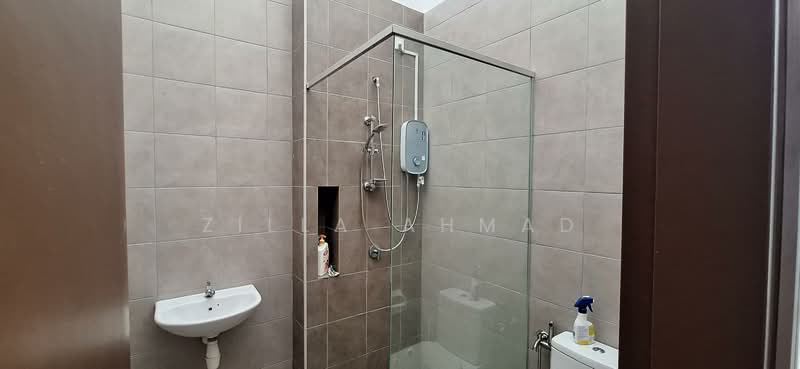 Rumah Teres 2 Tingkat untuk Disewa di Setia Safiro (Cyberjaya) - Zilla Ahmad - Bathroom - PropertyGuru.com.my