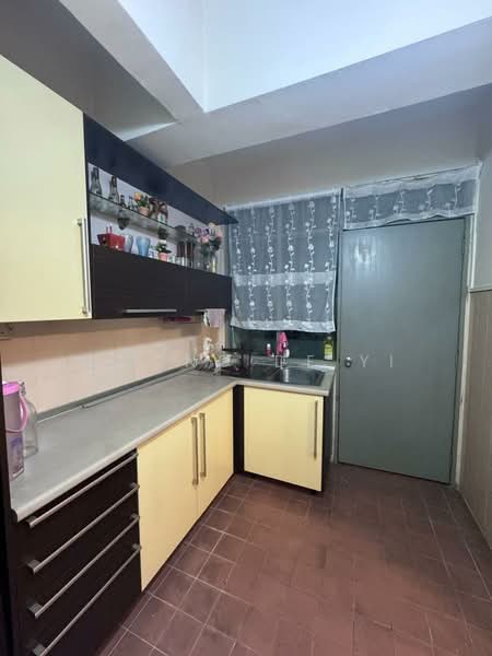 Taman Sungai Besi Indah untuk Untuk Dijual - RM 300,000, Mac 2026 - Kitchen - PropertyGuru.com.my
