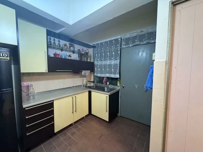 Taman Sungai Besi Indah untuk Untuk Dijual - RM 300,000, Mac 2026 - Kitchen - PropertyGuru.com.my